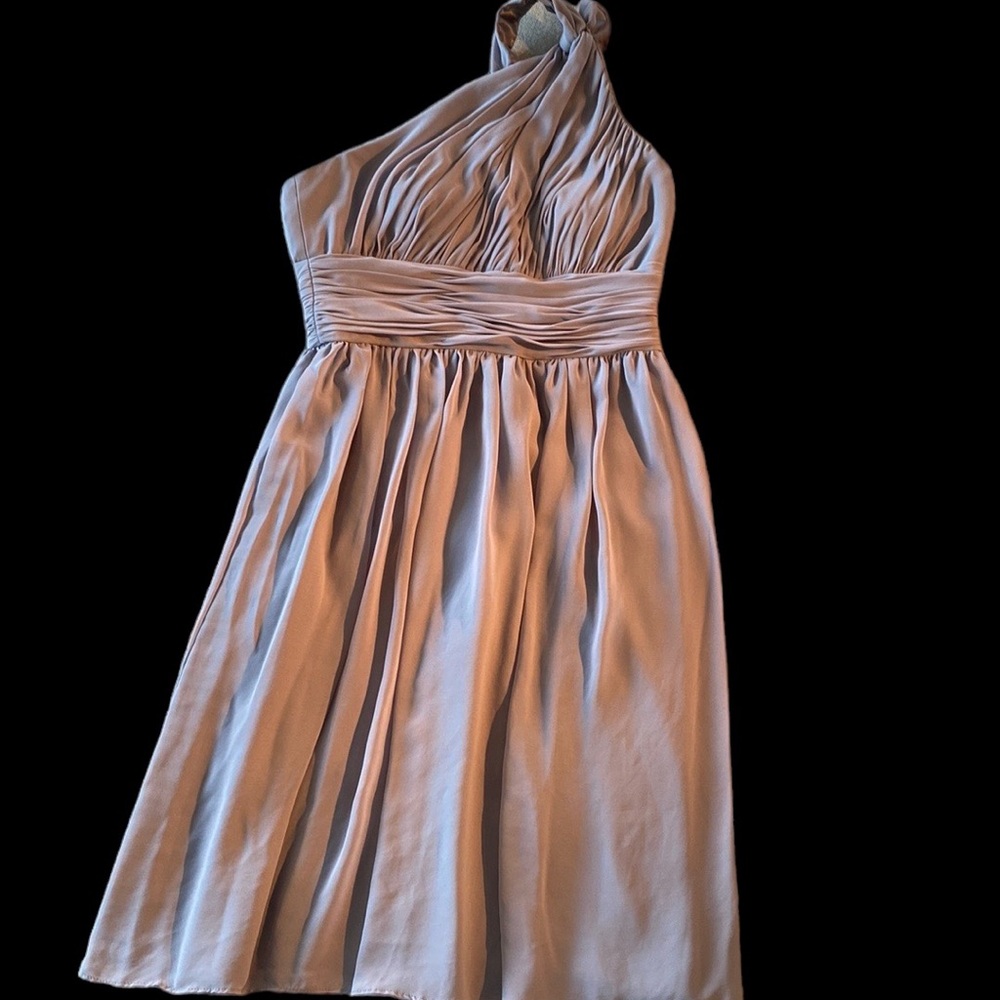 Donna Morgan cocktail dress size 6 in silver/grey. Over one shoulder. Lined.